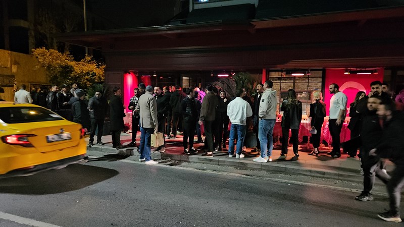 2 Eğlence Mekânında Uyuşturucu Ve Fuhuş Operasyonu!