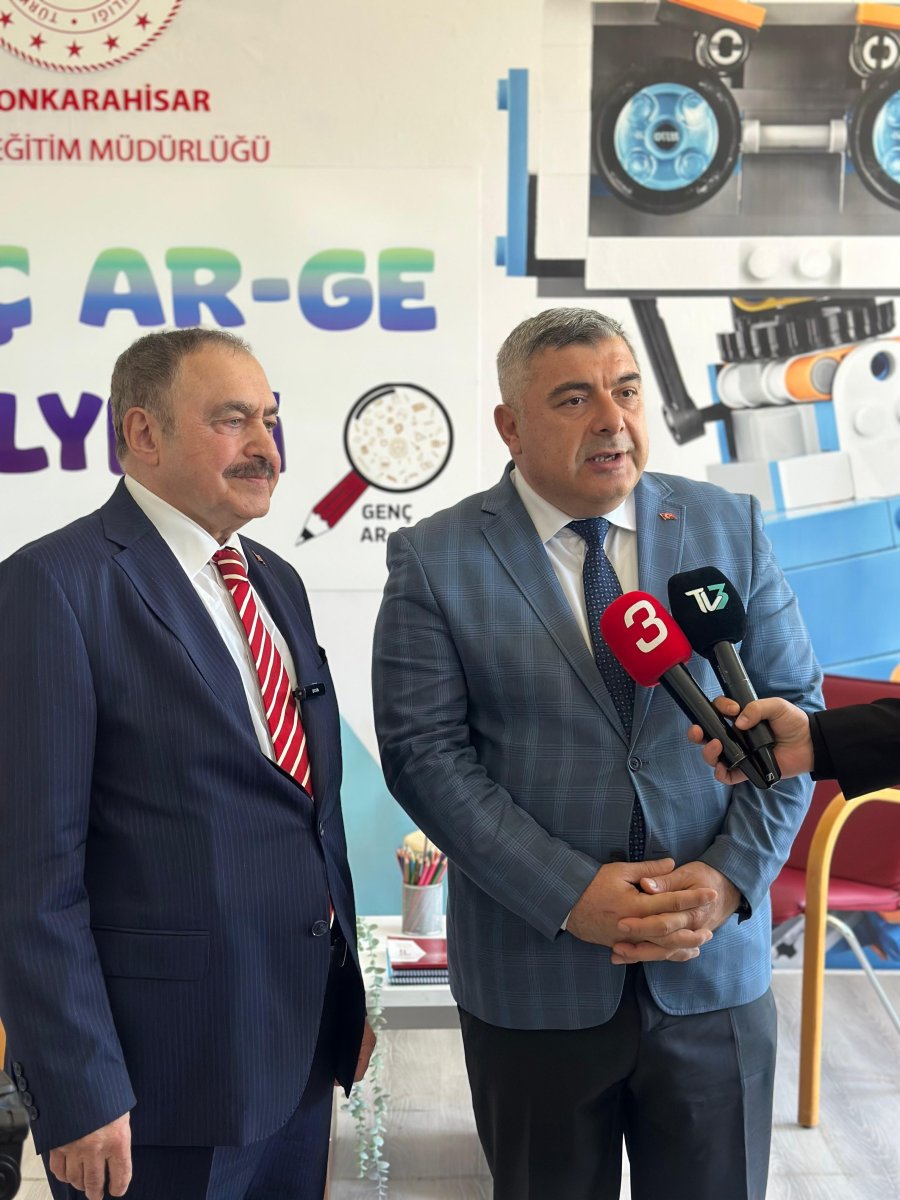 Eski Bakan Eroğlu ve Müdür Sünnetci Genç Ar-Ge projesinde buluştu