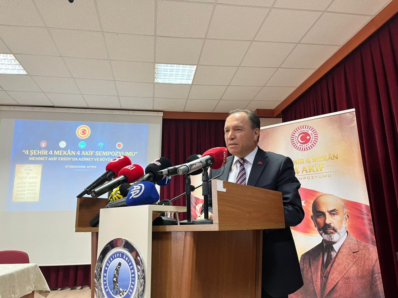 4 Şehir, 4 Mekan, 4 Akif Sempozyumu Afyonkarahisar’da Gerçekleştirildi