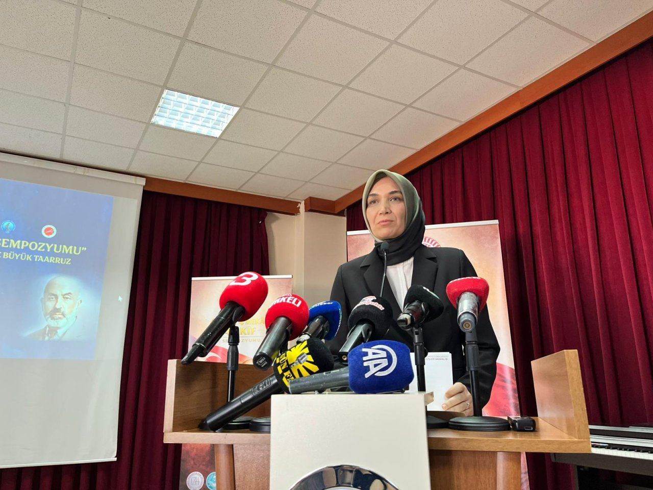 4 Şehir, 4 Mekan, 4 Akif Sempozyumu Afyonkarahisar’da Gerçekleştirildi