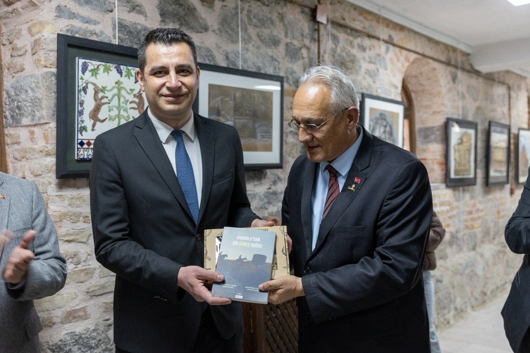 Afyonkarahisar'da "Frig Vadisi Resim Sergisi" Açıldı