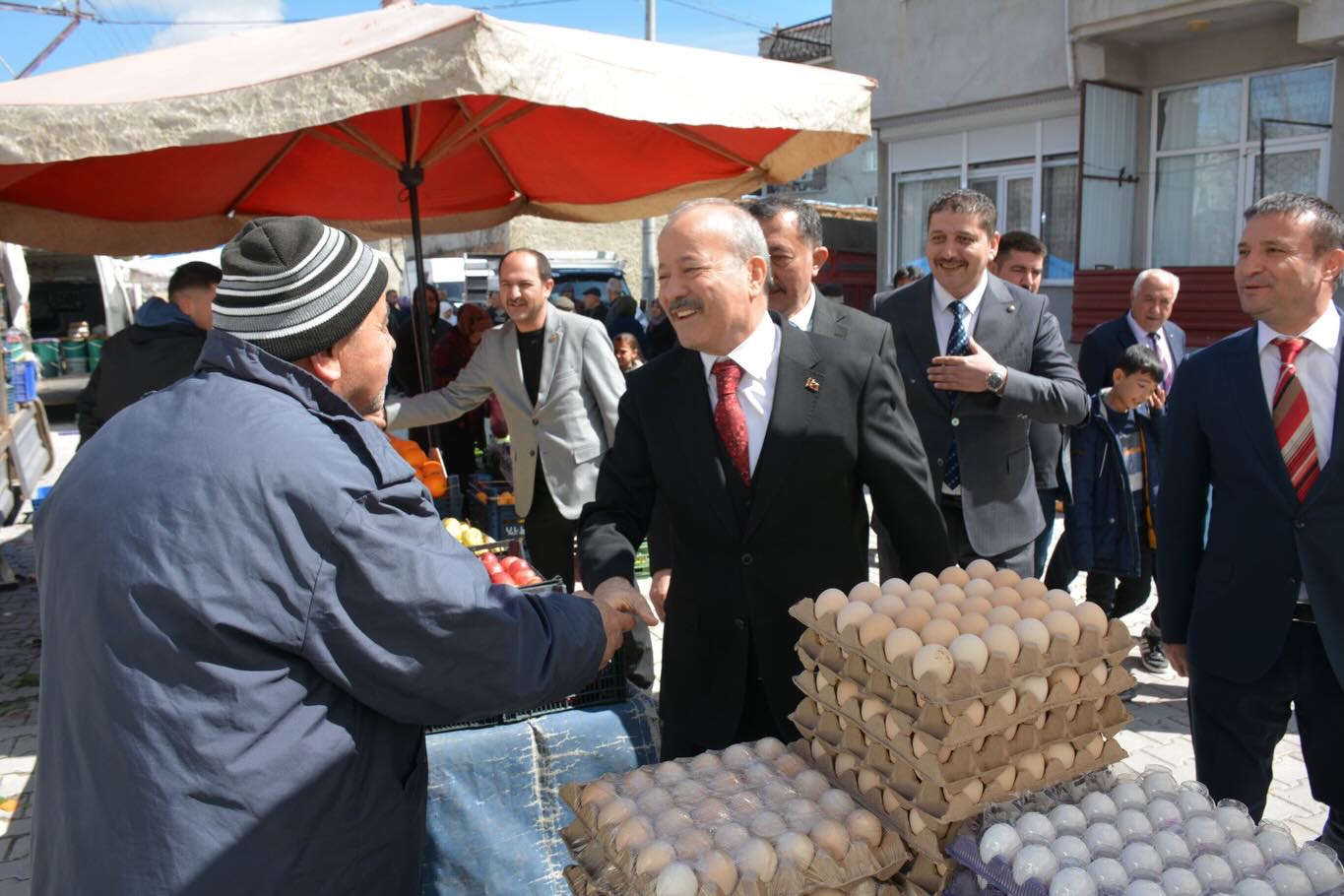 MHP Heyetinden Özburun’da Çıkartma: Esnaf ve Vatandaşla Buluştular