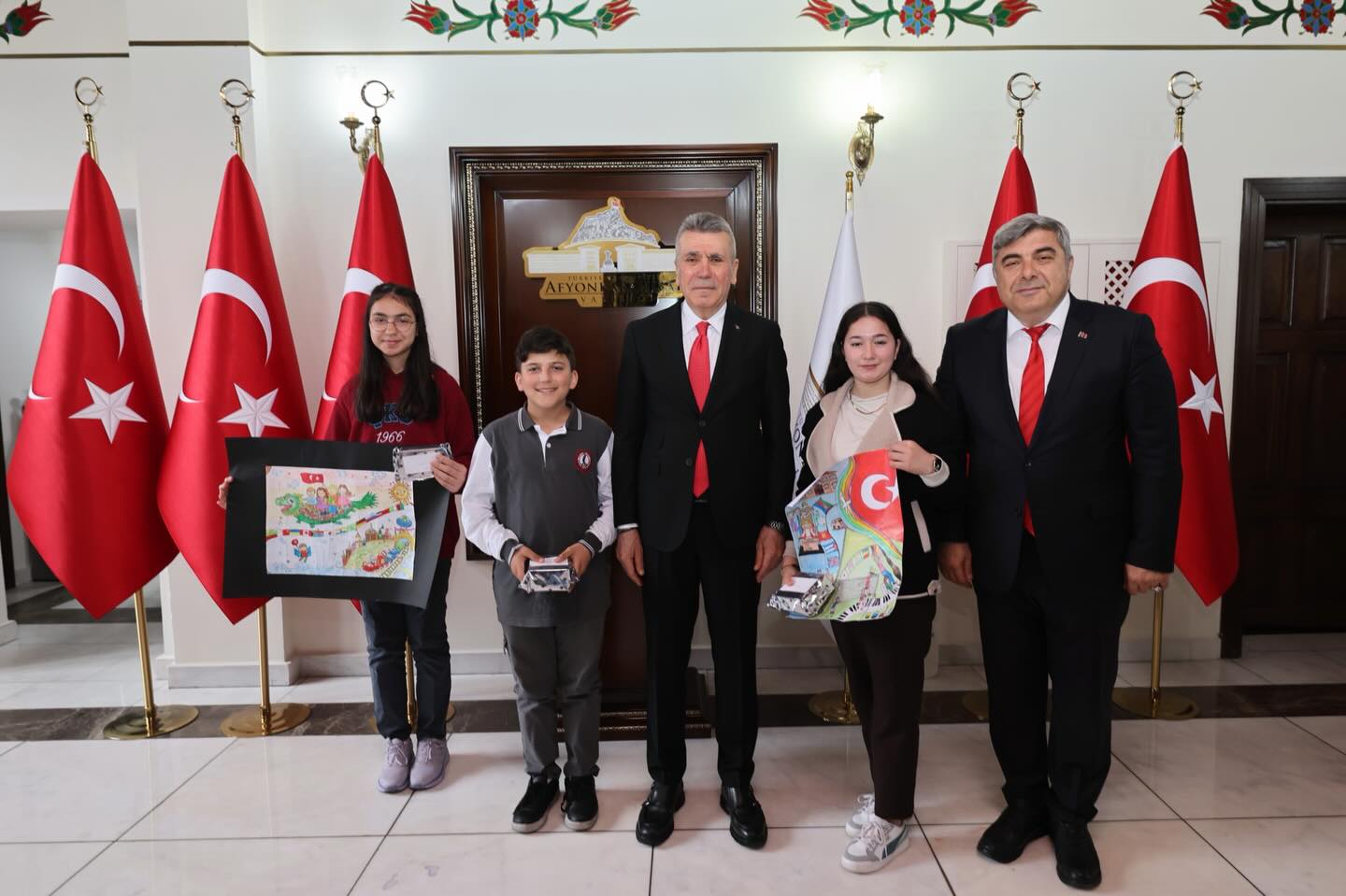 Afyonkarahisar’da 23 Nisan Coşkusu: Dereceye Giren Öğrenciler Ödüllendirildi