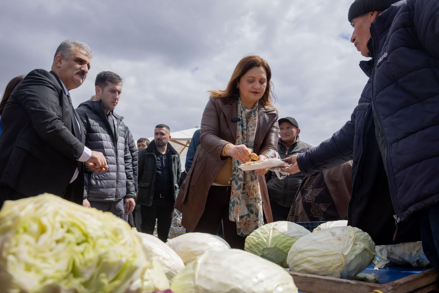 Başkan Köksal, Uydukent Pazarı'nda Esnaf ve Vatandaşla Buluştu