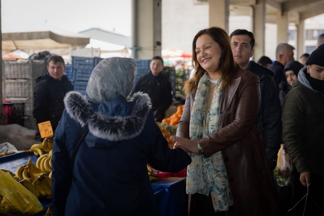Başkan Köksal, Uydukent Pazarı'nda Esnaf ve Vatandaşla Buluştu