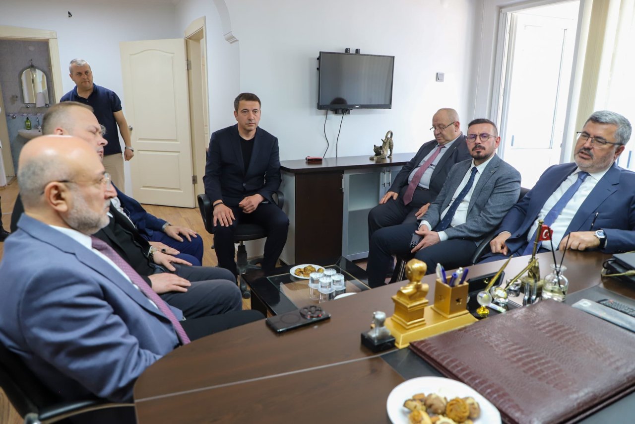 AK Parti Heyetinden Kahveciler Odası’na Ziyaret