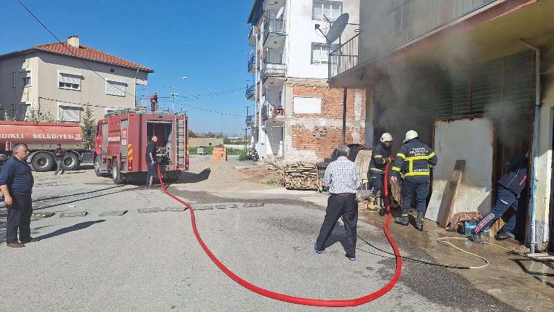 Sandıklı'da Depo’da Yangın!