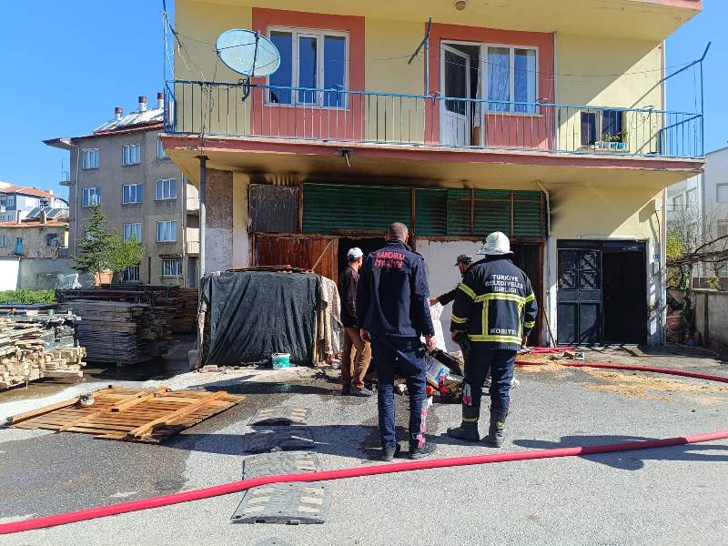 Sandıklı'da Depo’da Yangın!