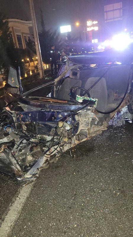 Afyon’da Köprü Bariyeri Ölüm Kapanı Oldu: Otomobil Ok Gibi Saplandı!