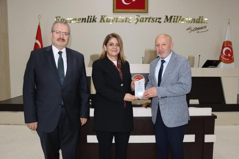 AK Parti Kadın Kollarından İl Genel Meclisi’ne "Hayırlı Olsun" Ziyareti