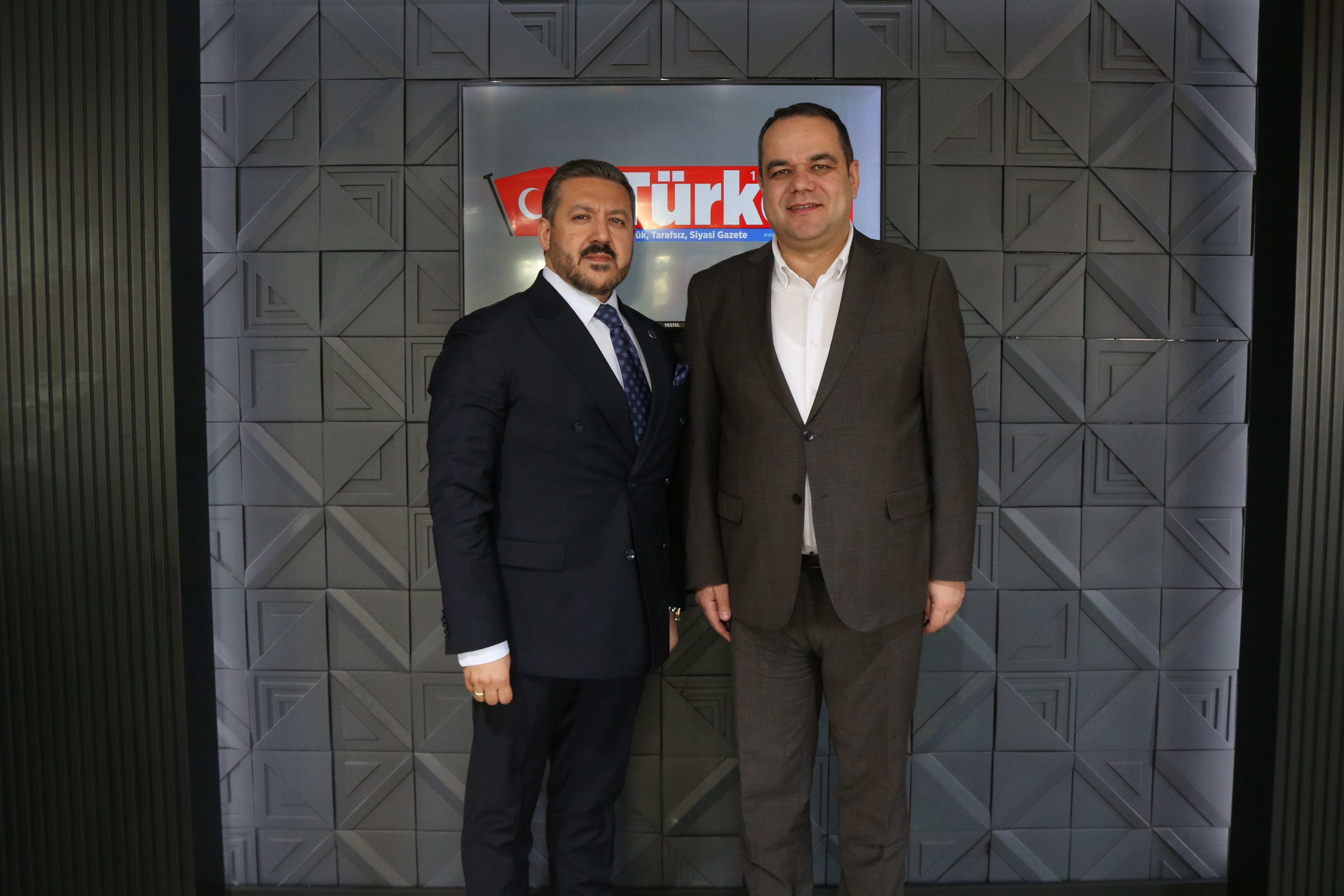 Anahtar Parti’den Önder Artuk'a Ziyaret: Yavuz Ağıralioğlu Afyon’a Geliyor