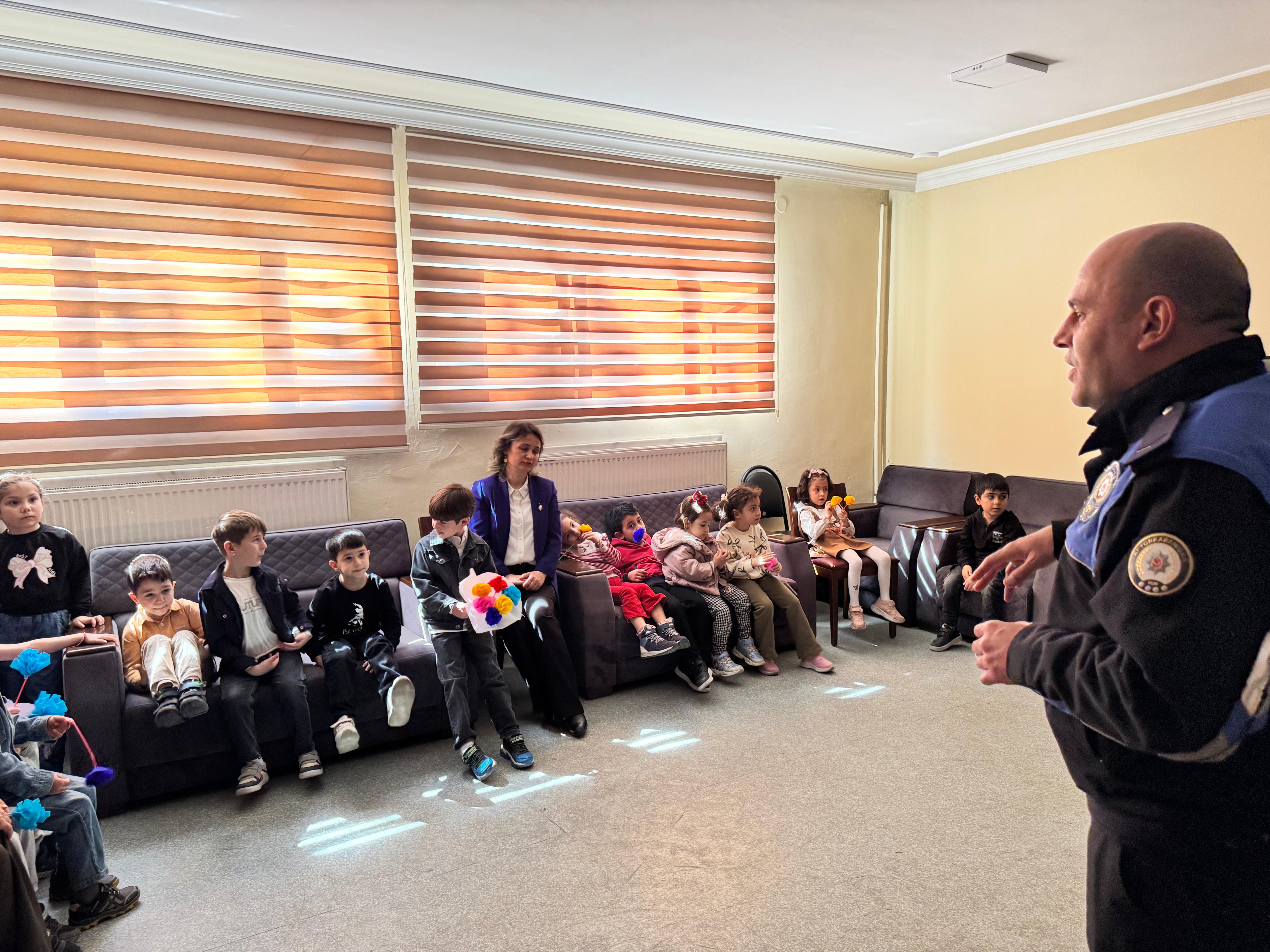 Türk Polis Teşkilatının 181. Yılında Miniklerden Anlamlı Ziyaret