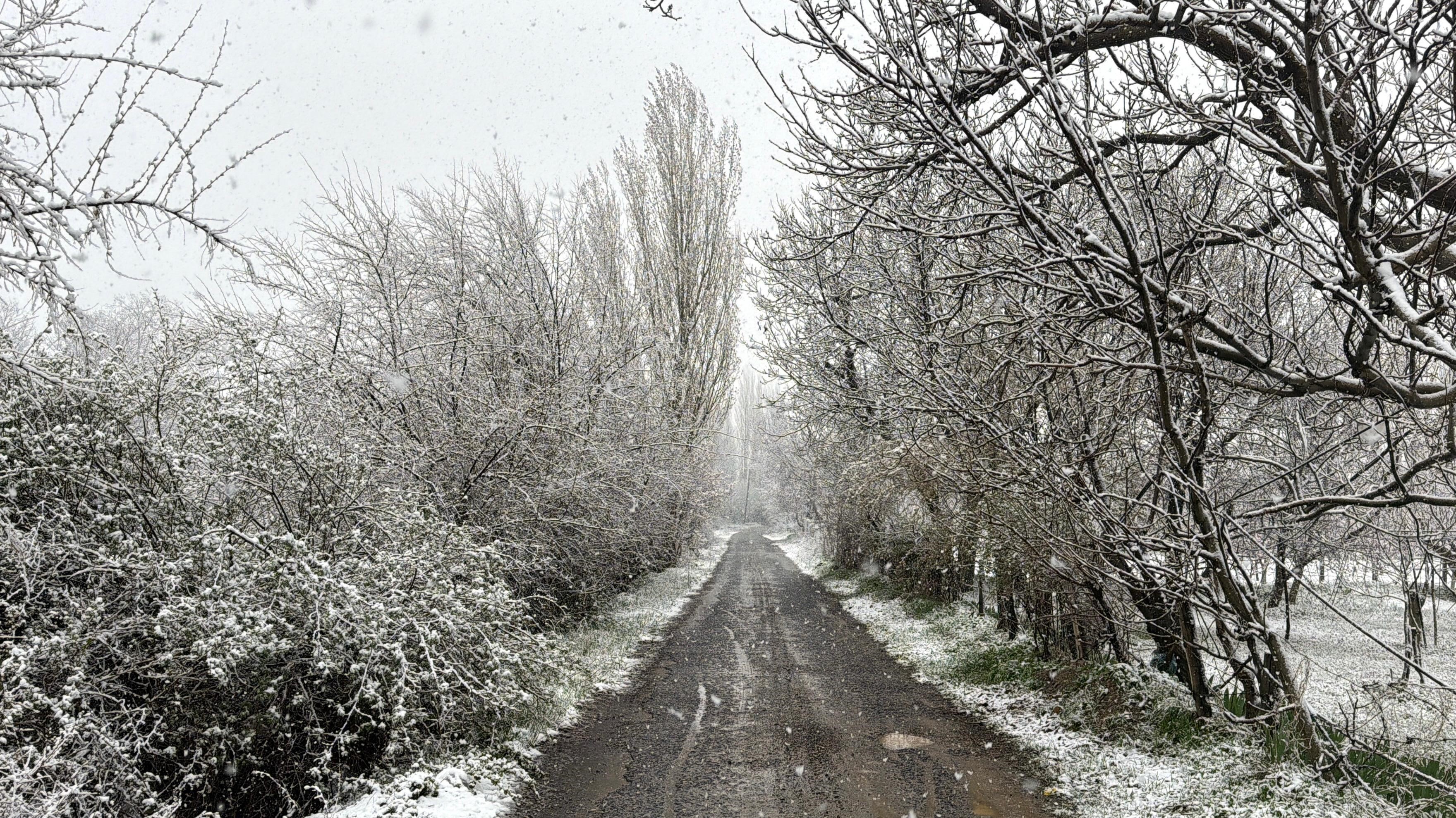 Afyonun O İlçesi Beyaza Büründü