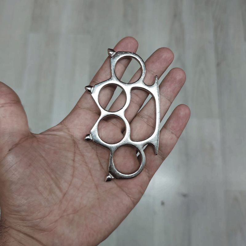 Esenyurt’ta Kan Donduran Saldırı: 15 Yaşındaki Çocuk Muştayla Ağır Yaralandı