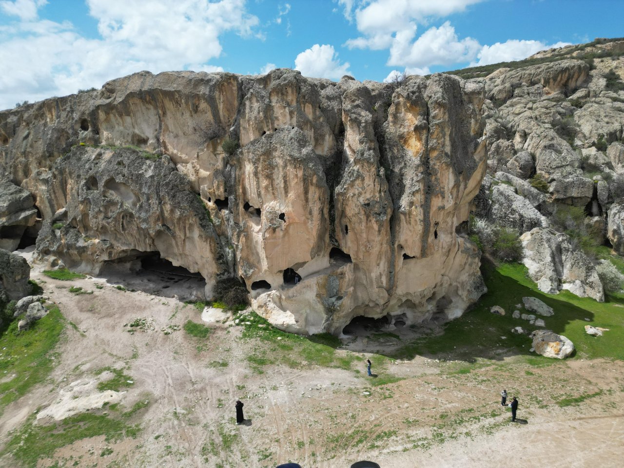 Kaya Yerleşimlerinde Bahar Esintisi: Frigya’da 2026 Sezonu Açıldı!