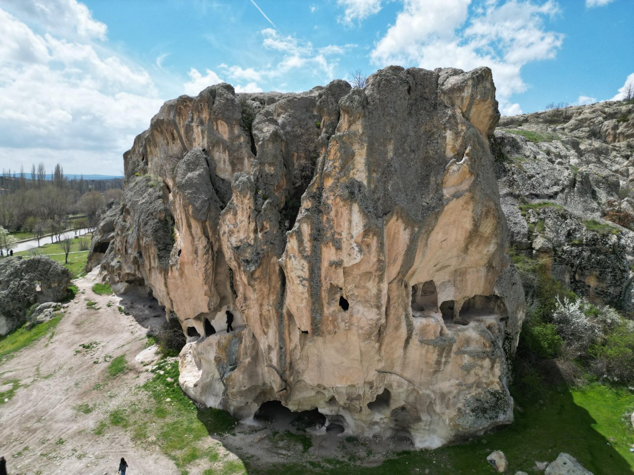 Kaya Yerleşimlerinde Bahar Esintisi: Frigya’da 2026 Sezonu Açıldı!