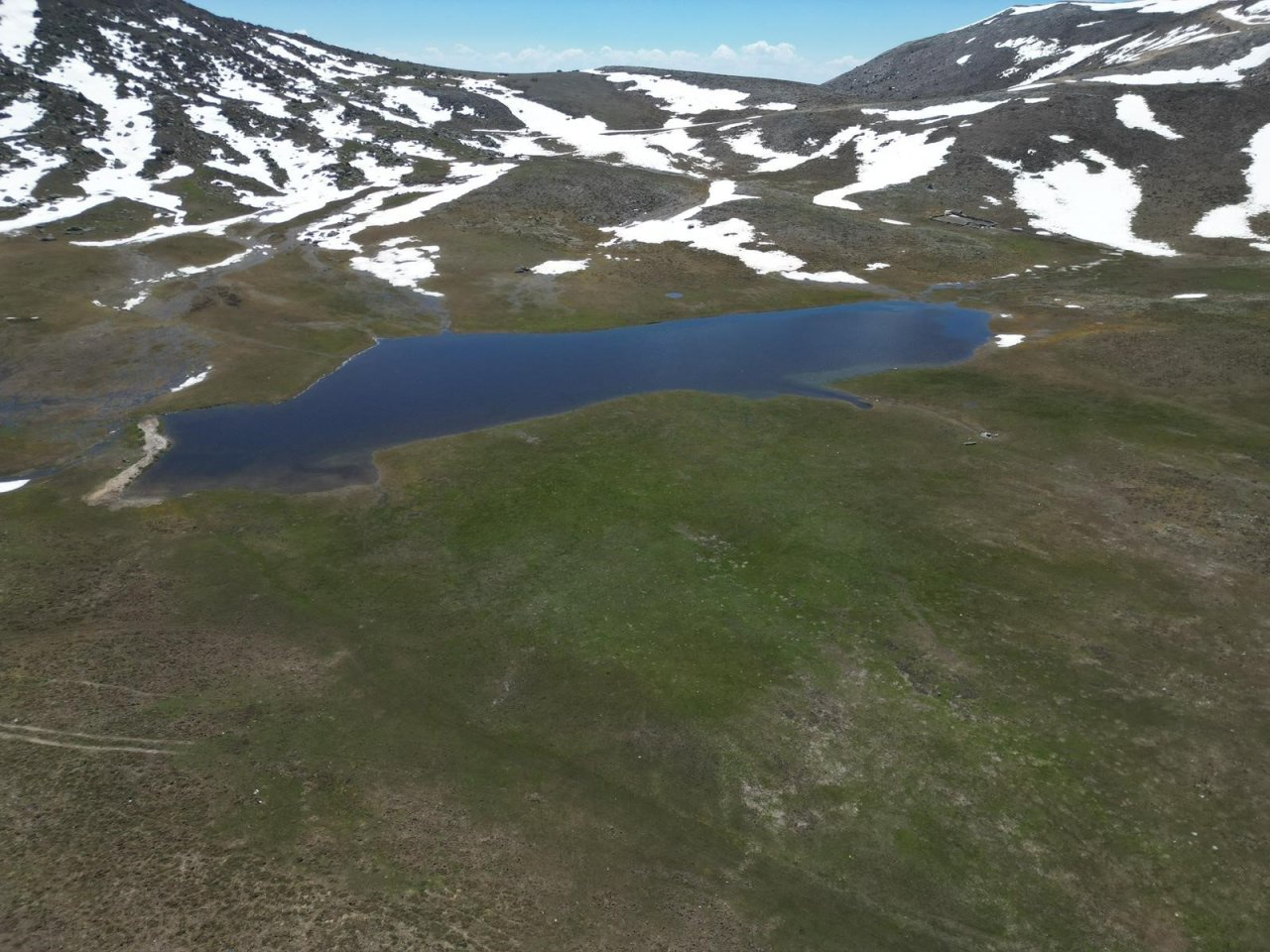 Akgöl Yaylası’nda Görsel Şölen: Bahar Ve Kış Mevsimi Aynı Anda Görüntülendi