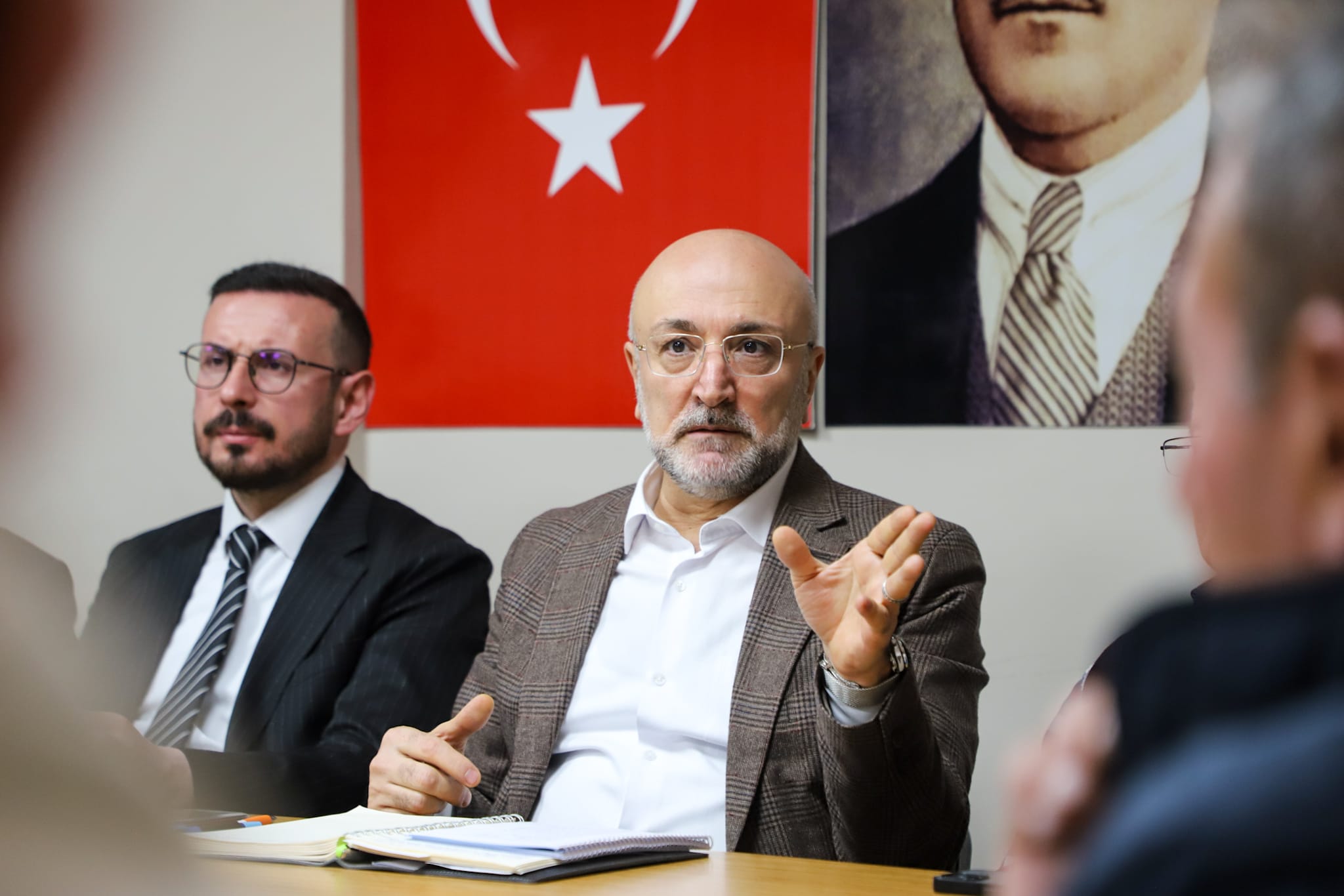 Başkan Şahin’den AK Teşkilata Net Mesaj "Kapı Kapı Gönül Kazanmaya Devam Edeceğiz!