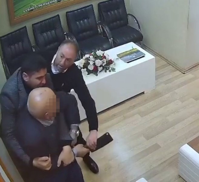 Belediye Personeline Satırla Saldırdı!