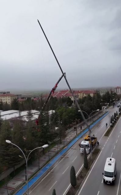 Bolvadin Semalarında Dev Türk Bayrağı Dalgalanıyor