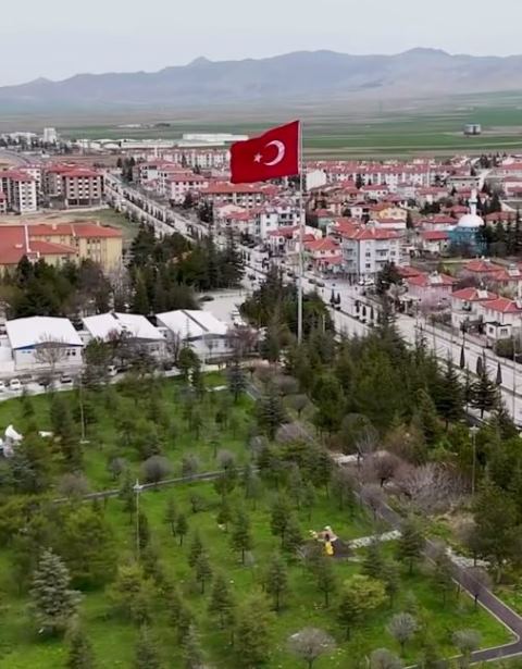 Bolvadin Semalarında Dev Türk Bayrağı Dalgalanıyor