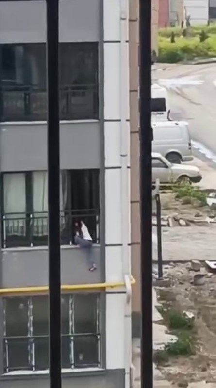 Cam’da Korku Dolu Anlar! Yürekler Ağza Geldi!