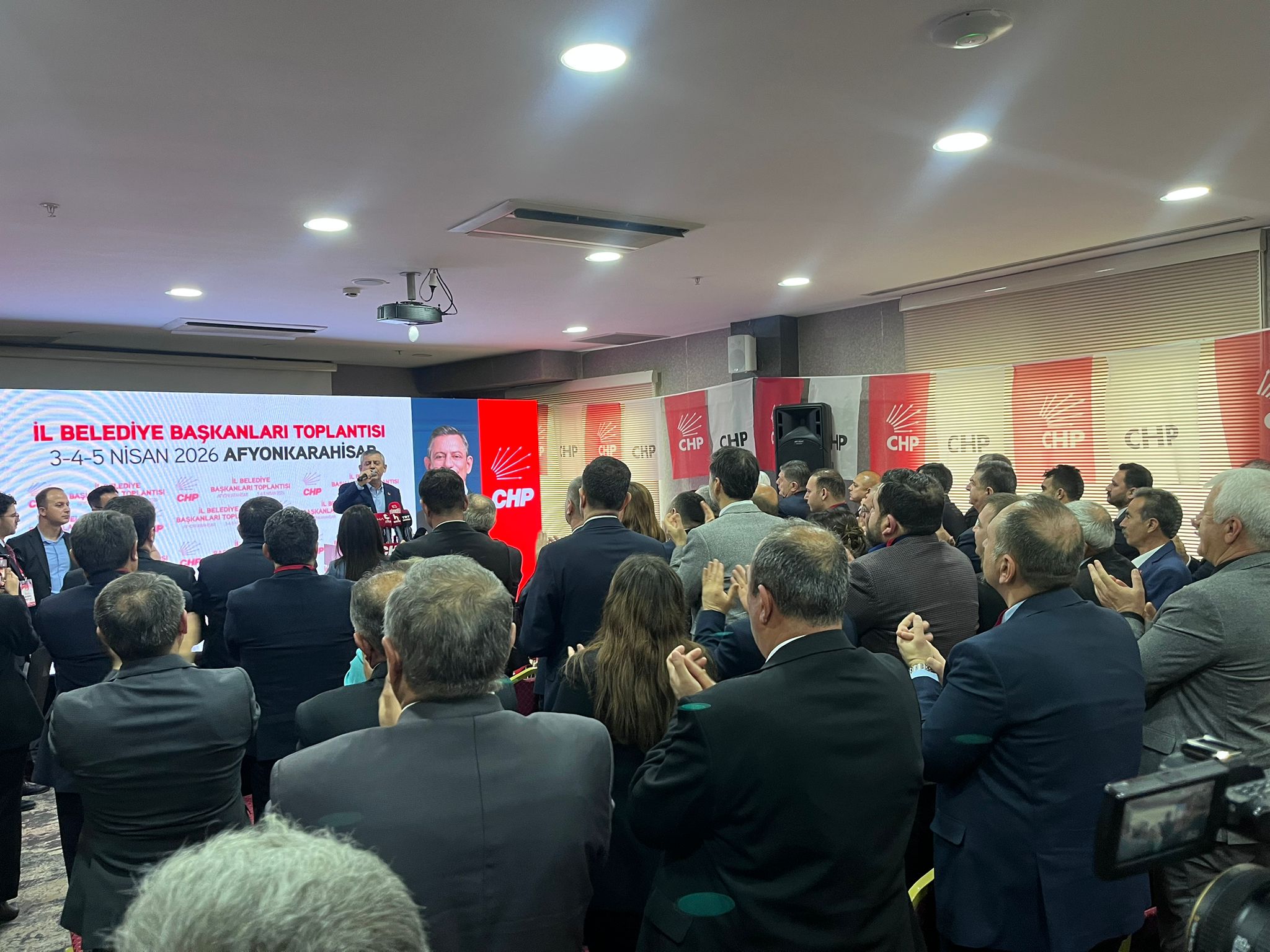 CHP Lideri Özel: “İftiraların Parasına Afyon Sucuğu Dağıtacağım”