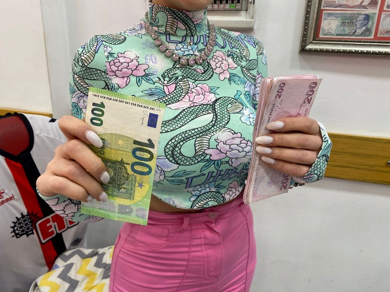 Dalgınlıkla Verilen Fazla Para Geri Döndü