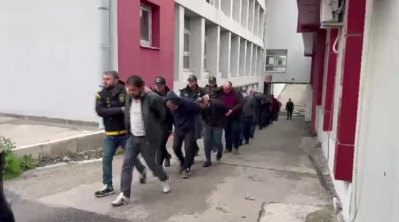 Deprem Araçlarını ‘Change’leyip Servet Kazandılar!