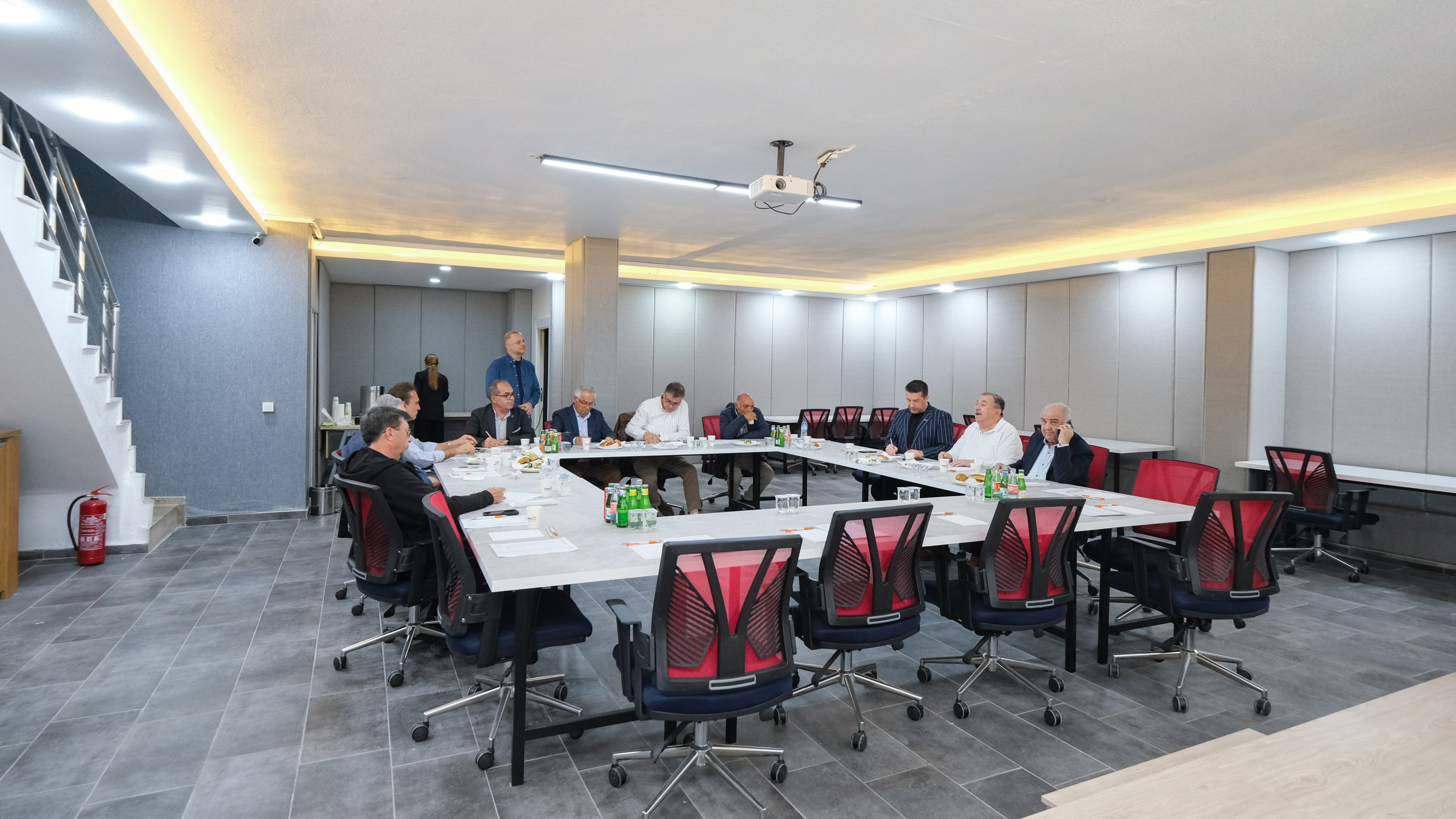 Antalya’da Afyon Rüzgârı: Akiller Grubu İlk Toplantısını Yaptı