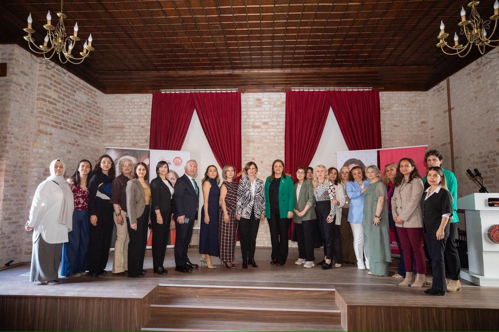 “Efsanelerle İpek” Sergisi Afyonkarahisar’da Açıldı