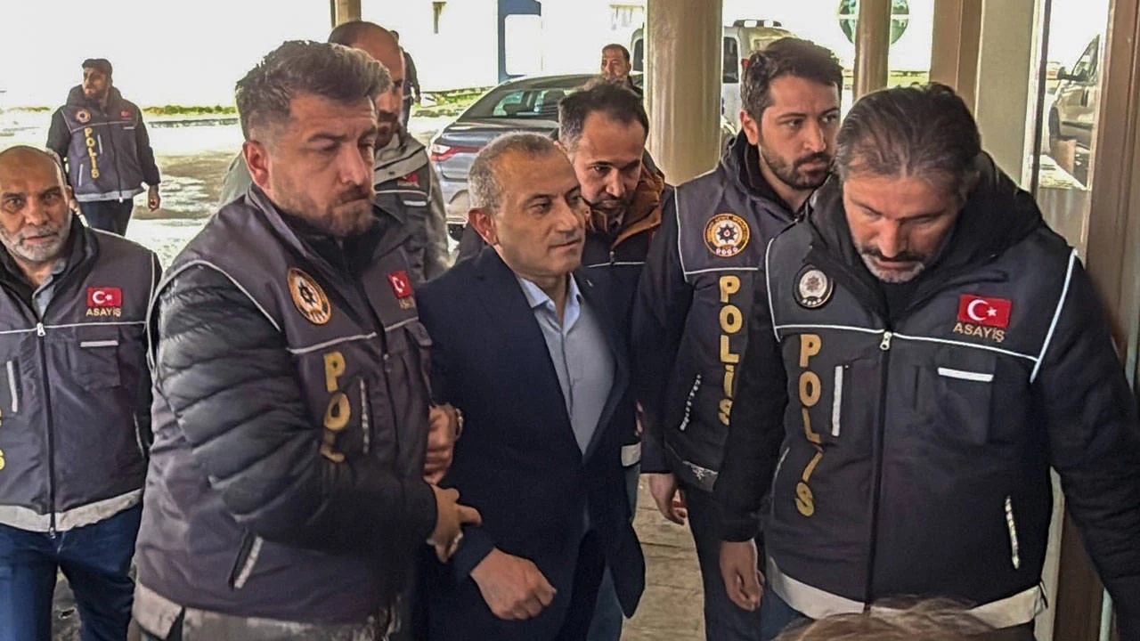 Son Dakika: Eski Vali Tuncay Sonel Adliyeye Sevk Edildi