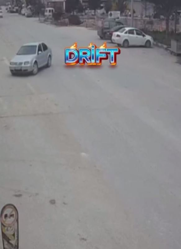 Hem Lastiğini Hem de Cüzdanını Yaktı!