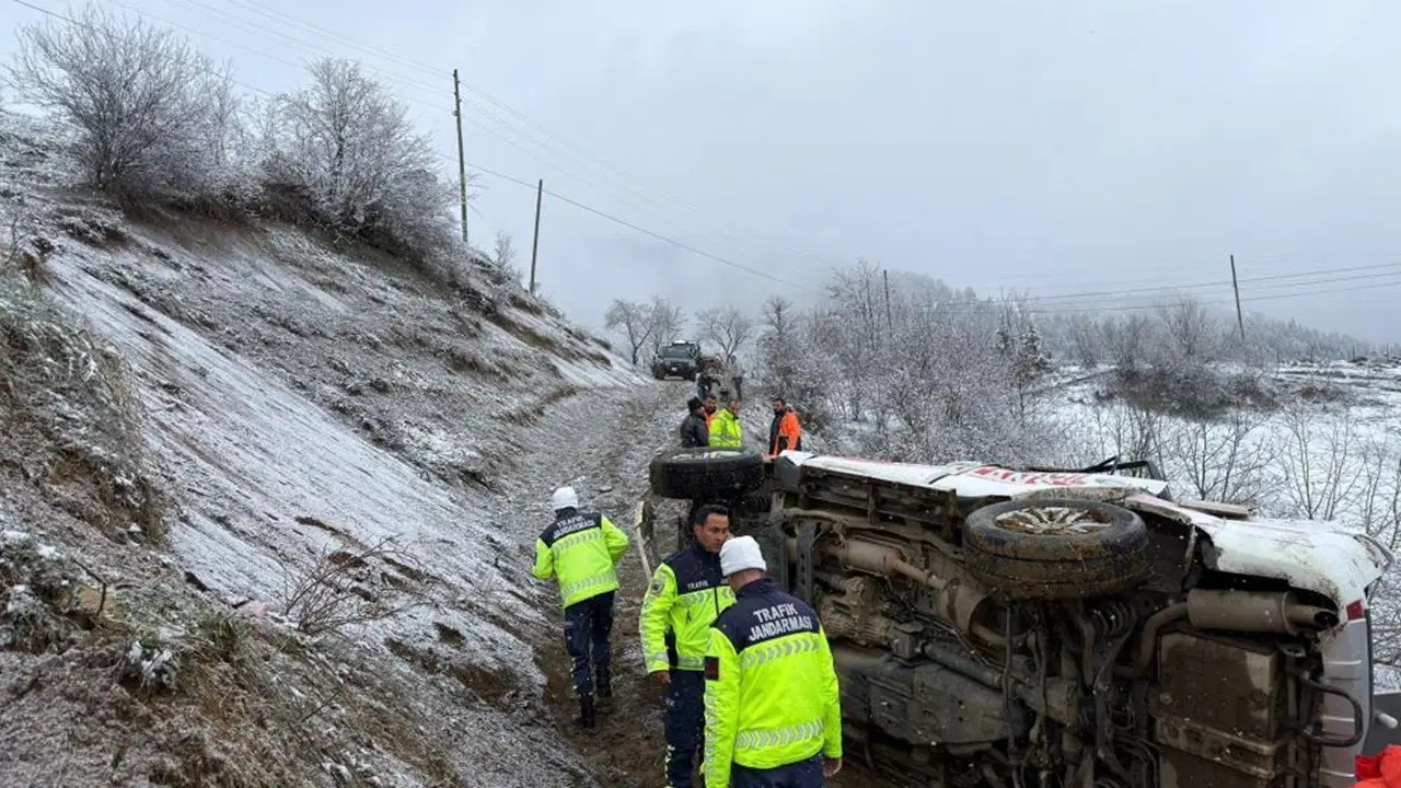 Ambulans Uçuruma Yuvarlandı, 1 Kişi Hayatını Kaybetti!