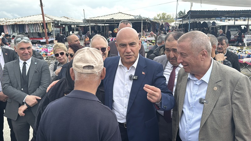 İYİ Parti Grup Başkanvekili Çömez Afyonkarahisar'da Pazar Yerini Ziyaret Etti