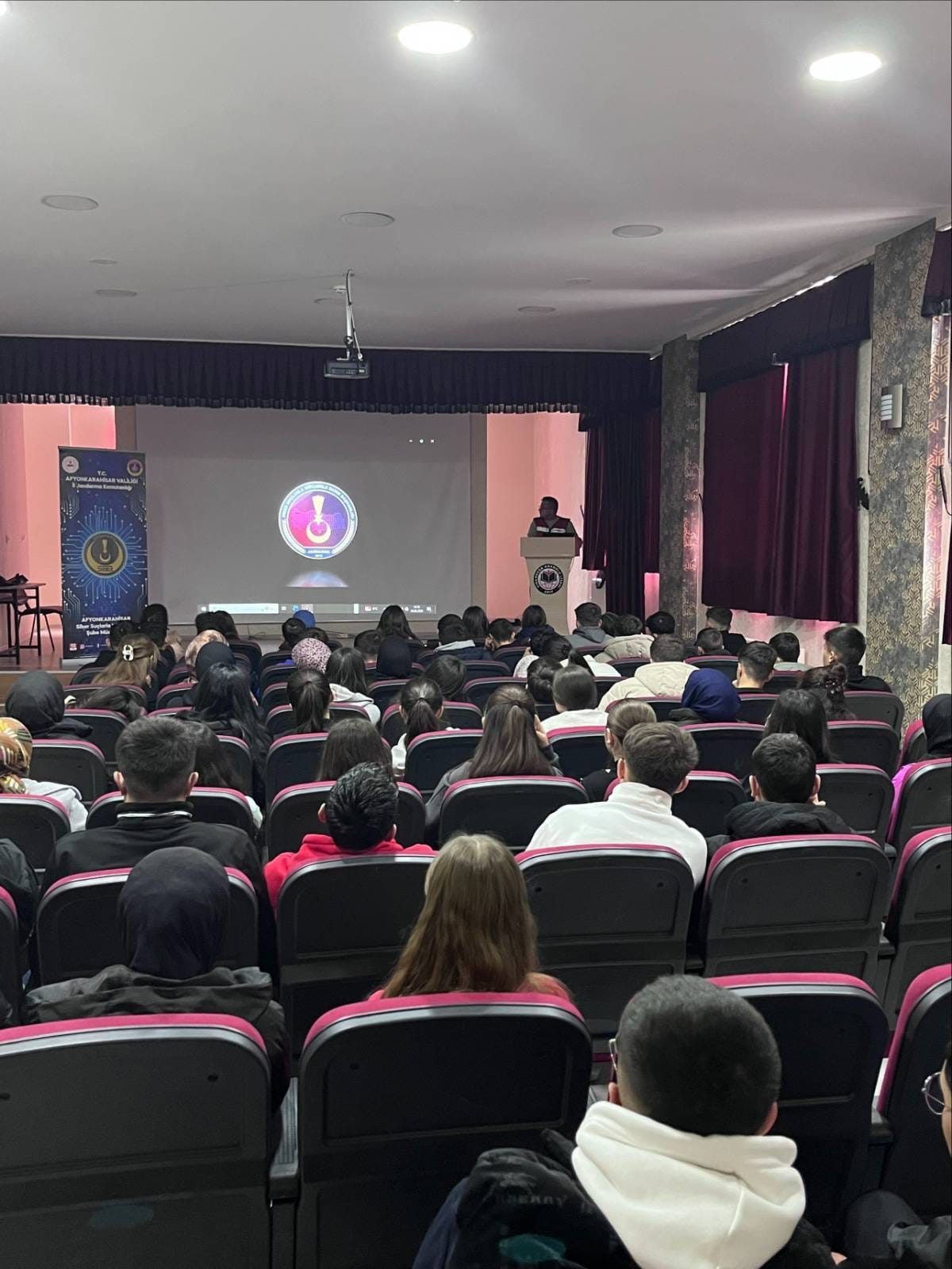 Jandarmadan Siber Farkındalık Eğitimi