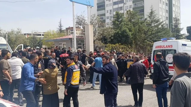 Vali Ünlüer Açıkladı: Kahramanmaraş'taki Okul Saldırısında 1 Öğretmen Ve 3 Öğrenci Hayatını Kaybetti