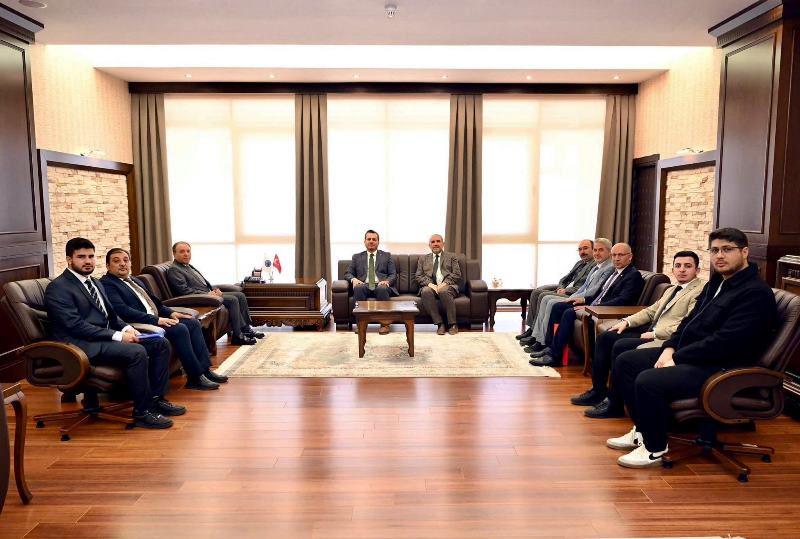 Karataş’tan AKÜ’ye Ziyaret