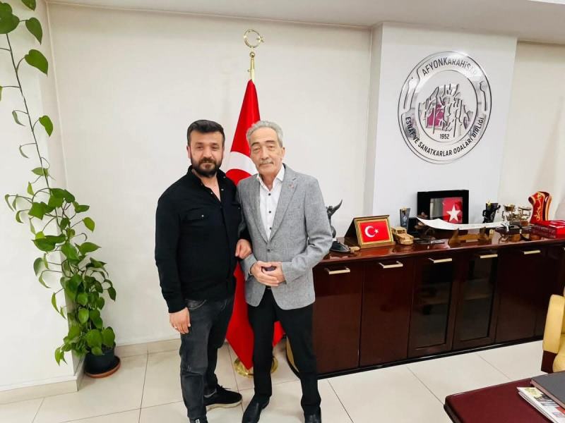 Sinanpaşa Esnafından Üstün’e Tam Destek