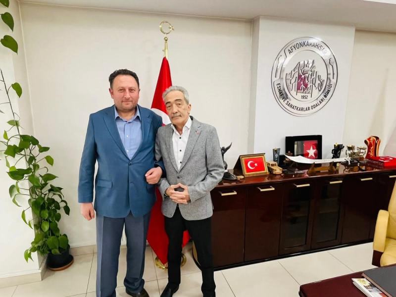 Sinanpaşa Esnafından Üstün’e Tam Destek