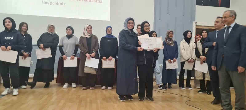 Tarihi Liseden Çifte Gurur: Afyon Lisesi Üç Alanda Zirvede!