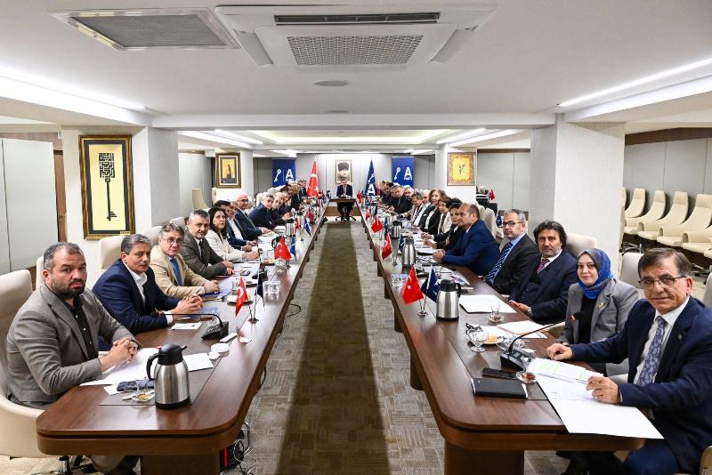 TÜRK-İŞ’ten AK Parti Merkez İlçe Yönetimine Nezaket Ziyareti