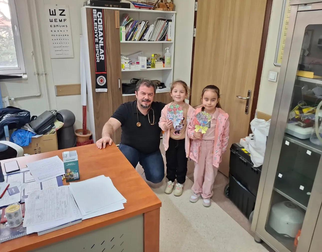 İlçe Milli Eğitim Müdürü Koçluk Ve Minik Öğrenciler Sağlık Çalışanlarını Unutmadı