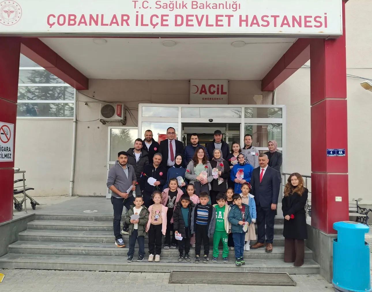 İlçe Milli Eğitim Müdürü Koçluk Ve Minik Öğrenciler Sağlık Çalışanlarını Unutmadı