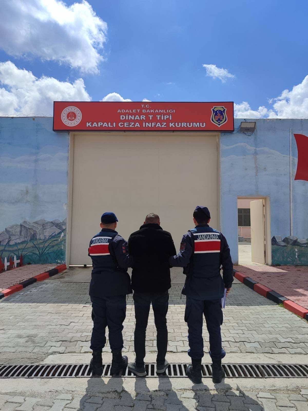 Afyonkarahisar'da Jandarmadan Kaçamadılar: Aranan 55 Şahıs Yakalandı