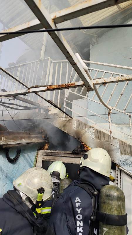 Afyon Fakıpaşa’da Korkutan Yangın: Kalorifer Kazanı Alev Aldı!