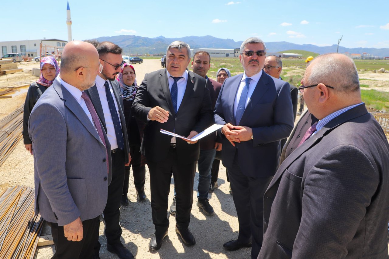 Afyonkarahisar'da 40 Milyon Liralık Okul Yatırımı: İnşaat Çalışmaları Yerinde İncelendi