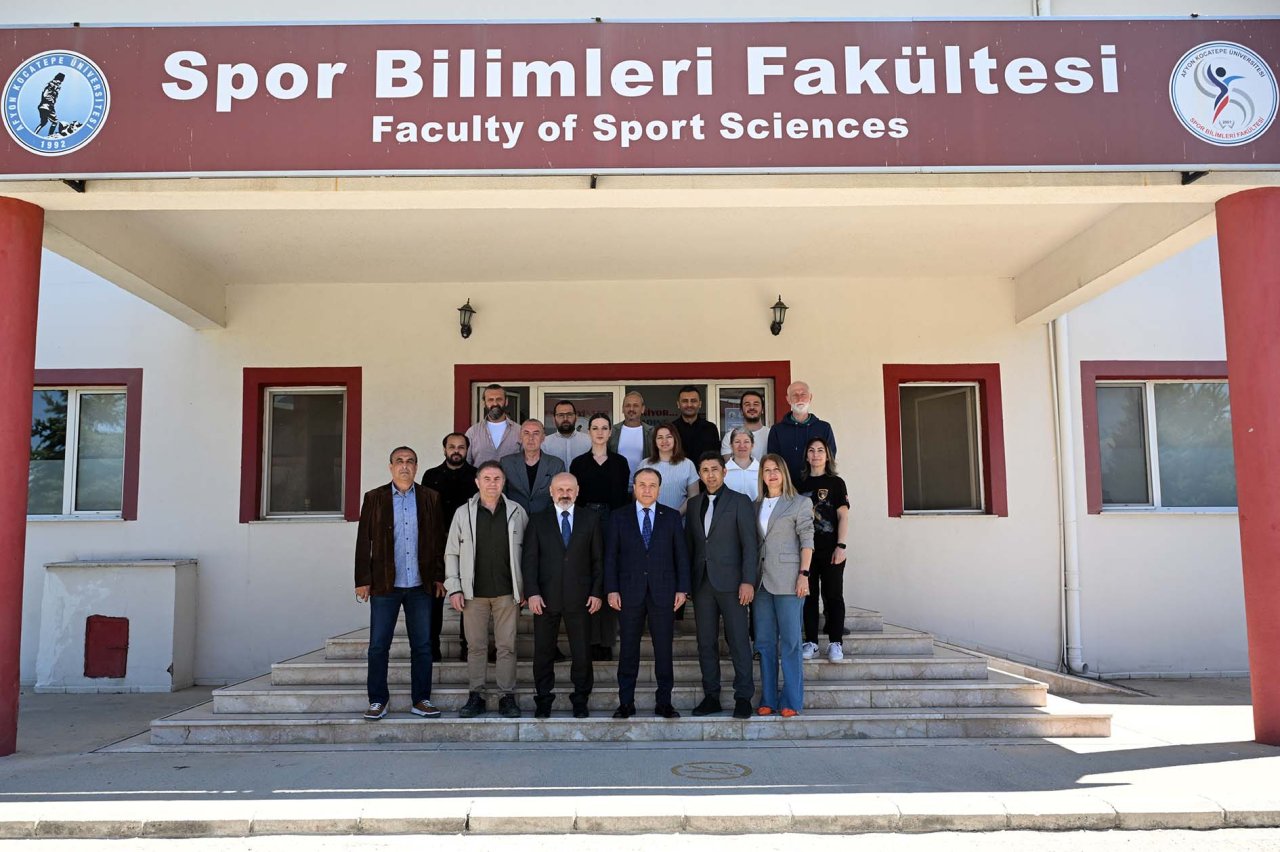 Spor Bilimlerinde Yeni Dönem: Prof. Dr. Mehmet Yıldız Dekanlık Görevini Devraldı