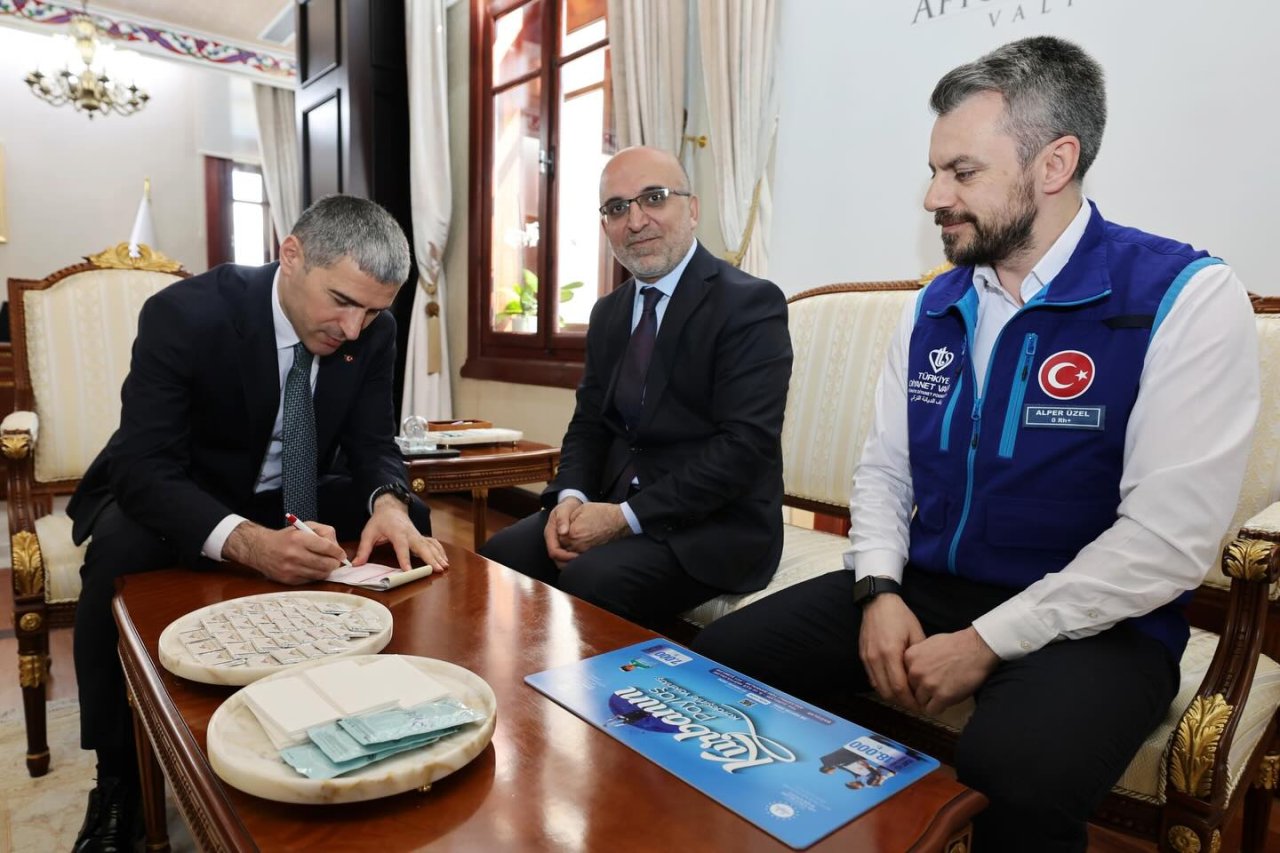 Vali Aktaş'tan Anlamlı Bağış: Kurbanını İhtiyaç Sahipleriyle Paylaştı