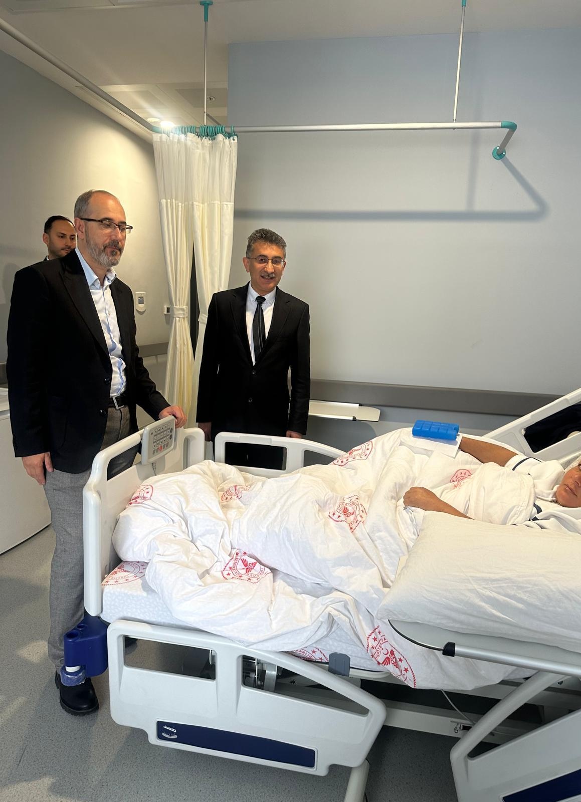 Afyonkarahisar İl Sağlık Müdürü Dr. Hakkı Öztürk’ten Emirdağ Devlet Hastanesi’ne Ziyaret